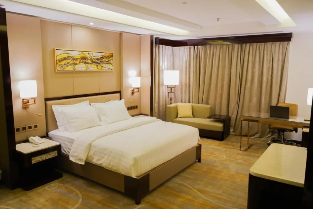 King room window seating